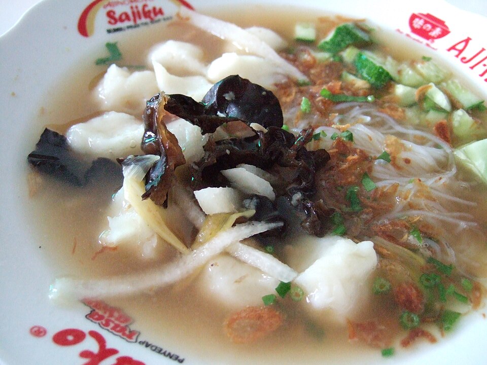 Model & Tekwan H. Dowa Palembang (Kuliner Legendaris)